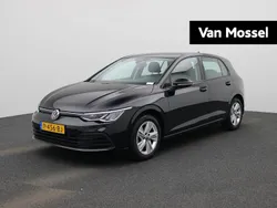 Zwart Gebruikt 2022 VW Golf VIII Life Hatchback | € 18.900 (Goede deal)