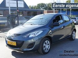 Grijs Gebruikt 2013 Mazda 2 Hatchback | € 7.850 (Eerlijke prijs)