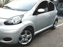 Grijs Gebruikt 2011 Toyota Aygo Hatchback | € 3.499 (Goede deal)