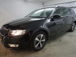 Zwart Gebruikt 2015 Skoda Octavia Business Line Stationwagen | € 6.750 (Goede deal)