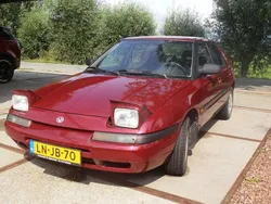 Rood Gebruikt 1995 Mazda 323 Hatchback | € 1.500