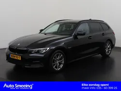 Zwart Gebruikt 2022 BMW 320e Sport Line Stationwagen | € 31.695 (Eerlijke prijs)