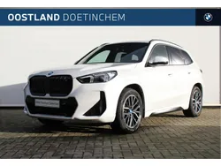 Wit, metallic lak Gebruikt 2023 BMW iX1 M Sport SUV | € 45.850 (Eerlijke prijs)