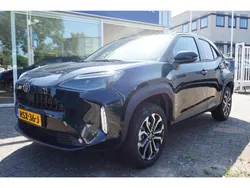 Zwart, metallic lak Gebruikt 2024 Toyota Yaris Cross Business Edition SUV | € 27.750 (Goede deal)