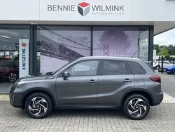 Gebruikt 2024 Suzuki Vitara Style SUV | € 30.490 (Eerlijke prijs)