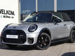 Zilver, metallic lak Gebruikt 2025 Mini John Cooper Works Hatchback | € 41.750