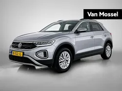 Grijs Gebruikt 2022 VW T-Roc Life SUV | € 26.900 (Eerlijke prijs)