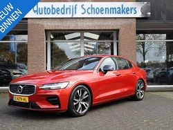Oranje Gebruikt 2019 Volvo S60 R-Design Sedan | € 28.985 (Goede deal)