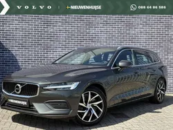 Grijs, metallic lak Gebruikt 2019 Volvo V60 Momentum Stationwagen | € 23.899 (Duur)