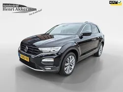 Zwart Gebruikt 2021 VW T-Roc Business SUV | € 26.950 (Eerlijke prijs)