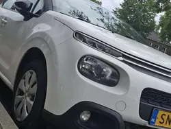 Wit Gebruikt 2018 Citroën C3 Feel Hatchback | € 6.995 (Eerlijke prijs)