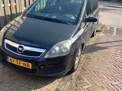 Zwart Gebruikt 2005 Opel Zafira MPV | € 2.200 (Eerlijke prijs)