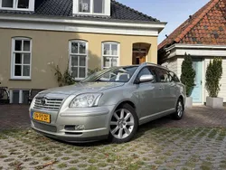 Grijs Gebruikt 2005 Toyota Avensis Luna Stationwagen | € 2.500 (Eerlijke prijs)