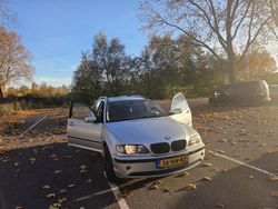 Grijs (metallic) Gebruikt 2001 BMW 325 Executive Stationwagen | € 3.750 (Eerlijke prijs)