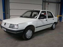 Wit Gebruikt 1992 Peugeot 309 Hatchback | € 5.900