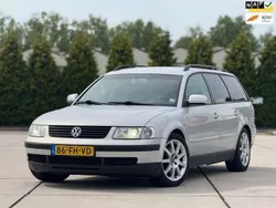 Grijs Gebruikt 2000 VW Passat Sportline Stationwagen | € 2.499