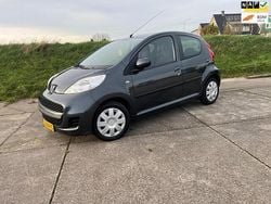 Grijs Gebruikt 2011 Peugeot 107 Hatchback | € 4.249 (Eerlijke prijs)