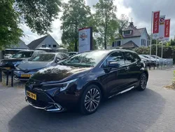 Bruin Gebruikt 2024 Toyota Corolla Team Hatchback | € 27.750 (Eerlijke prijs)