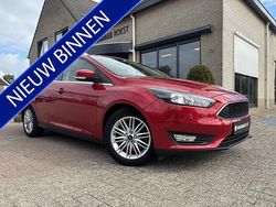Rood, metallic lak Gebruikt 2018 Ford Focus Business Edition Stationwagen | € 12.250 (Goede deal)