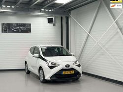 Wit Gebruikt 2019 Toyota Aygo X-play Hatchback | € 9.500 (Eerlijke prijs)