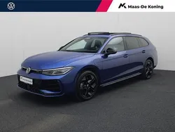 Blauw Gebruikt 2024 VW Passat R-line Stationwagen | € 49.880