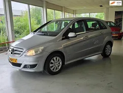 Grijs Gebruikt 2010 Mercedes B170 MPV | € 4.250 (Goede deal)
