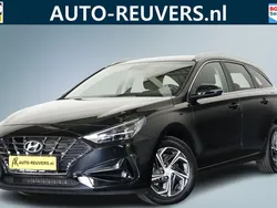 Zwart Gebruikt 2024 Hyundai i30 Premium Stationwagen | € 24.700 (Goede deal)