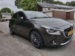 Brons Gebruikt 2015 Mazda 2 Hatchback | € 10.800 (Goede deal)