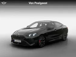 Saphirschwarz metallic (zwart metallic) Nieuw 2025 BMW 220 M Sport Coupé | € 57.365 (Super prijs)