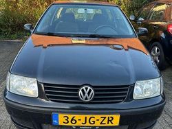 Zwart Gebruikt 2002 VW Polo Trendline Hatchback | € 1.200 (Goede deal)