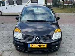 Zwart Gebruikt 2004 Renault Modus Luxe MPV | € 1.200 (Iets duurder)