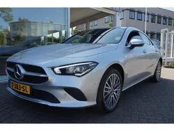 Grijs Gebruikt 2023 Mercedes CLA250 Luxury Sedan | € 34.925 (Super prijs)