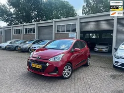 Rood Gebruikt 2019 Hyundai i10 Premium Hatchback | € 9.750 (Goede deal)