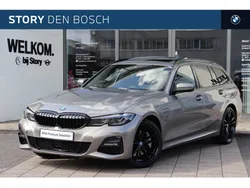 Grijs Gebruikt 2022 BMW 330e Comfort Edition Stationwagen | € 41.950 (Iets duurder)