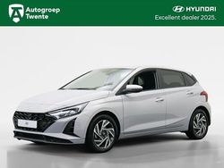 Lumen grey (grijs metallic) Gebruikt 2024 Hyundai i20 Comfort Hatchback | € 18.900 (Goede deal)