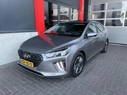 Grijs Gebruikt 2022 Hyundai Ioniq Premium Sedan | € 22.950 (Eerlijke prijs)