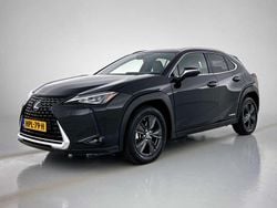 Zwart Gebruikt 2019 Lexus UX Luxury Line SUV | € 30.945 (Eerlijke prijs)