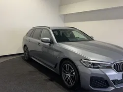 Grijs Gebruikt 2023 BMW 530e Comfort Edition Stationwagen | € 44.950 (Goede deal)