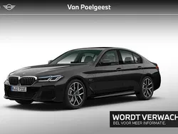 Saphirschwarz metallic (zwart metallic) Gebruikt 2022 BMW 530e Executive Sedan | € 42.900 (Iets duurder)