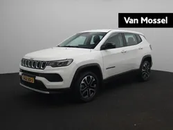 Wit Gebruikt 2024 Jeep Compass Altitude SUV | € 33.940 (Eerlijke prijs)