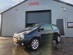 Blauw Gebruikt 2002 Renault Twingo Initiale Hatchback | € 1.450 (Eerlijke prijs)