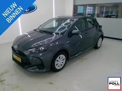 Grijs Gebruikt 2021 Toyota Yaris Hybrid Active Hatchback | € 19.400 (Eerlijke prijs)