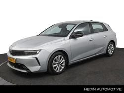 Grijs Gebruikt 2022 Opel Astra Edition Hatchback | € 17.945 (Eerlijke prijs)