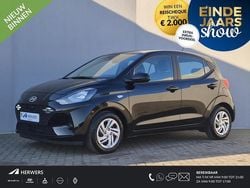 Phantom black (x5b) Gebruikt 2024 Hyundai i10 Premium Hatchback | € 17.435 (Eerlijke prijs)