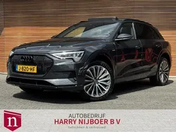 Grijs Gebruikt 2020 Audi e-tron Business SUV | € 34.900 (Eerlijke prijs)