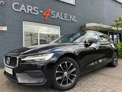 Zwart Gebruikt 2020 Volvo V60 Momentum Stationwagen | € 22.950 (Super prijs)