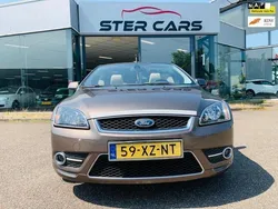 Bruin, metallic lak Gebruikt 2007 Ford Focus Cabriolet Titanium Cabriolet | € 5.550 (Duur)