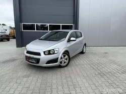Grijs Gebruikt 2012 Chevrolet Aveo LT Hatchback | € 2.350 (Eerlijke prijs)