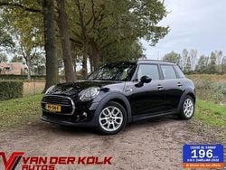 Zwart Gebruikt 2017 Mini Cooper Business Hatchback | € 11.885 (Super prijs)