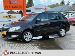 Zwart Gebruikt 2011 Skoda Fabia Ambition Stationwagen | € 5.888 (Duur)